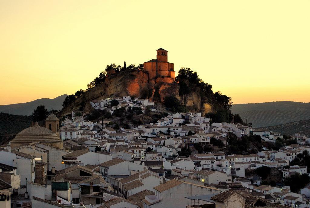 Hotel La Enrea Montefrío Esterno foto